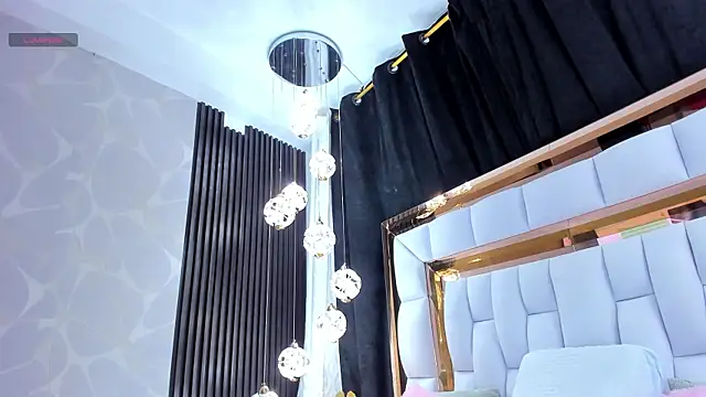 SarayRoyse online show from 9, 1, 2026