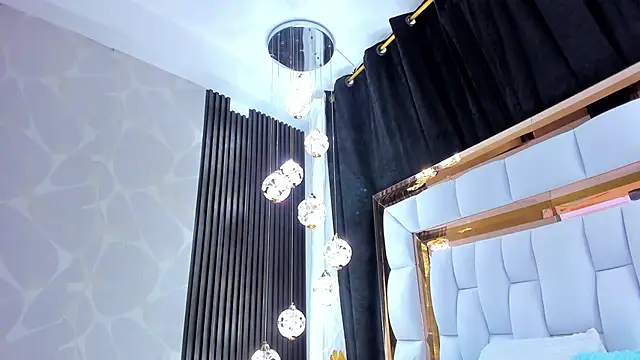 SarayRoyse online show from 7, 2, 2026