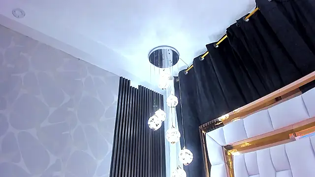 SarayRoyse online show from 11, 2, 2026