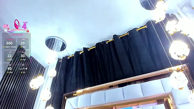 SarayRoyse online show from 7, 11, 2025