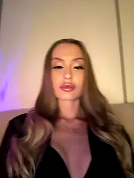 Sweet  Milly online show from 24, 10, 2025