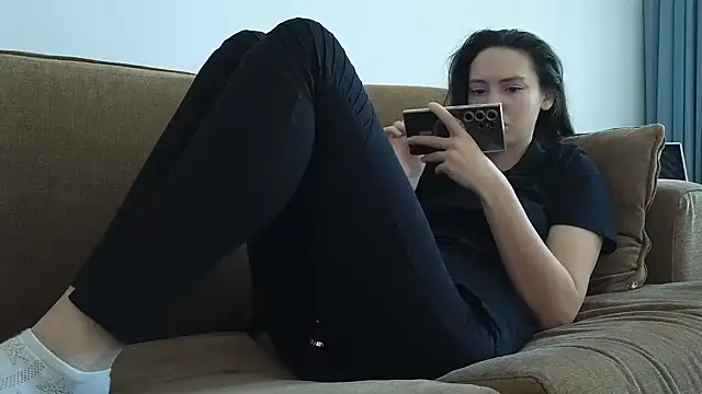 Mr-and-Mrs-Smith online show from 22, 12, 2025