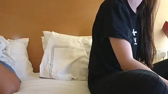 Mr-and-Mrs-Smith online show from 12, 10, 2025