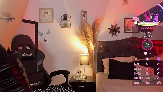 Snapshot of devlin_violett chatting on 21, 9, 2025 devlin violett online show from 21, 9, 2025