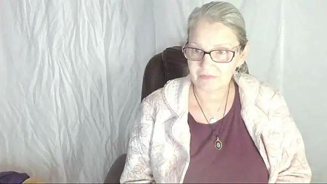 irinamaux online show from 28, 2, 2025