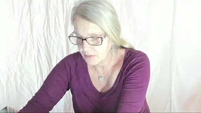 irinamaux online show from 9, 3, 2025