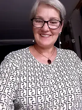 Snapshot of irinamaux chatting on 25, 6, 2026 irinamaux online show from 25, 6, 2026
