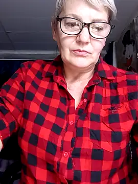 Snapshot of irinamaux chatting on 11, 6, 2026 irinamaux online show from 11, 6, 2026