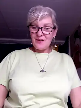 Snapshot of irinamaux chatting on 12, 7, 2026 irinamaux online show from 12, 7, 2026