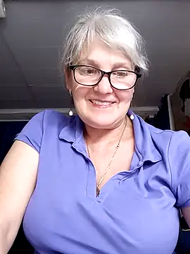 Snapshot of irinamaux chatting on 1, 7, 2026 irinamaux online show from 1, 7, 2026