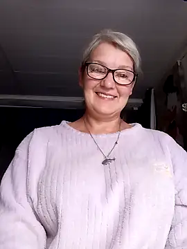 Snapshot of irinamaux chatting on 15, 6, 2026 irinamaux online show from 15, 6, 2026