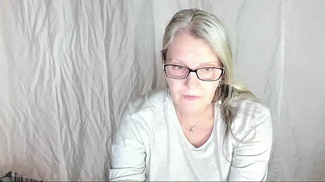 irinamaux online show from 12, 3, 2025
