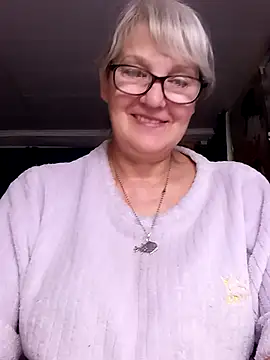 Snapshot of irinamaux chatting on 7, 7, 2026 irinamaux online show from 7, 7, 2026