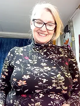 irinamaux online show from 12, 4, 2026