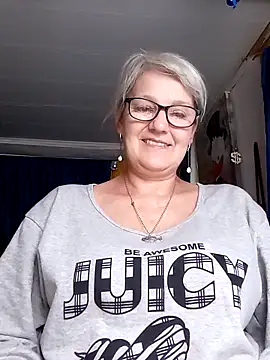 Snapshot of irinamaux chatting on 19, 6, 2026 irinamaux online show from 19, 6, 2026