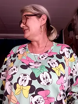 Snapshot of irinamaux chatting on 17, 7, 2026 irinamaux online show from 17, 7, 2026