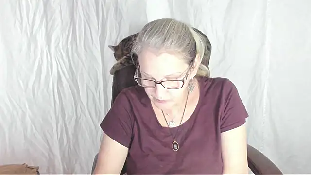 irinamaux online show from 2, 3, 2025