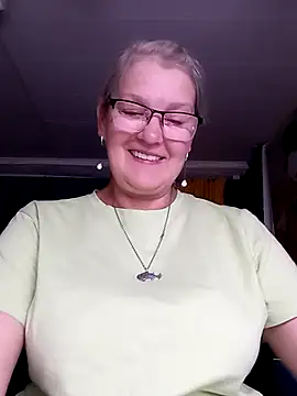 Snapshot of irinamaux chatting on 11, 7, 2026 irinamaux online show from 11, 7, 2026