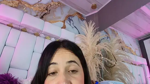 emily madrid online show from 23, 11, 2025