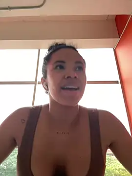 Snapshot of Brunettexio chatting on 4, 3, 2025 Brunettexio online show from 4, 3, 2025