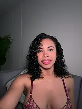 Snapshot of Brunettexio chatting on 16, 2, 2025 Brunettexio online show from 16, 2, 2025