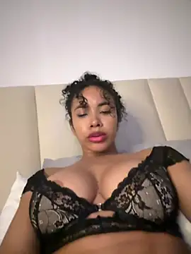 Snapshot of Brunettexio chatting on 6, 2, 2025 Brunettexio online show from 6, 2, 2025