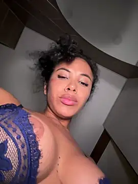 Snapshot of Brunettexio chatting on 13, 2, 2025 Brunettexio online show from 13, 2, 2025