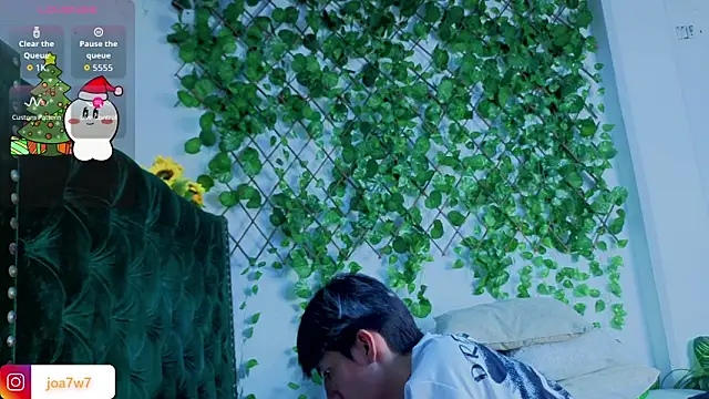 Levii Ackermann online show from 5, 12, 2025