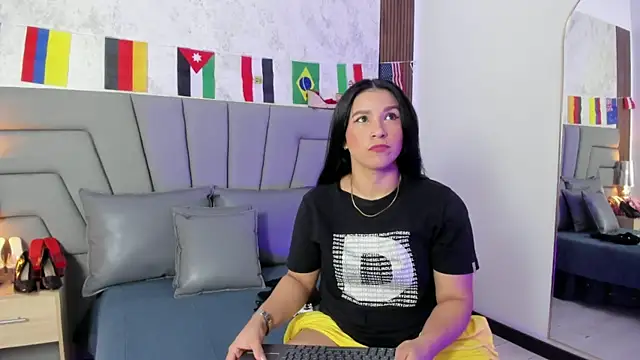Snapshot of Sofi_Perez_ chatting on 6, 7, 2026 Sofi Perez online show from 6, 7, 2026