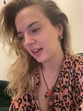 Snapshot of LexyGold chatting on 25, 10, 2025 LexyGold online show from 25, 10, 2025