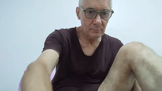 Snapshot of BIGUNCUTHARDCOCK chatting on 4, 7, 2026 BIGUNCUTHARDCOCK online show from 4, 7, 2026