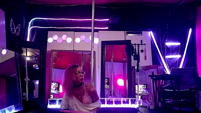 MadisonMarie online show from 19, 10, 2025