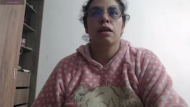 Snapshot of Anne_purple chatting on 18, 11, 2025 Anne purple online show from 18, 11, 2025