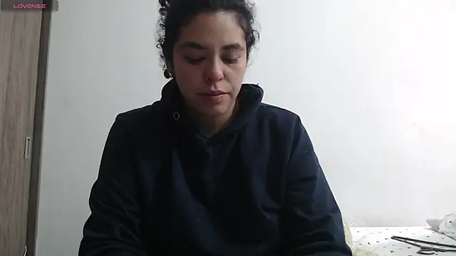 Snapshot of Anne_purple chatting on 8, 10, 2025 Anne purple online show from 8, 10, 2025