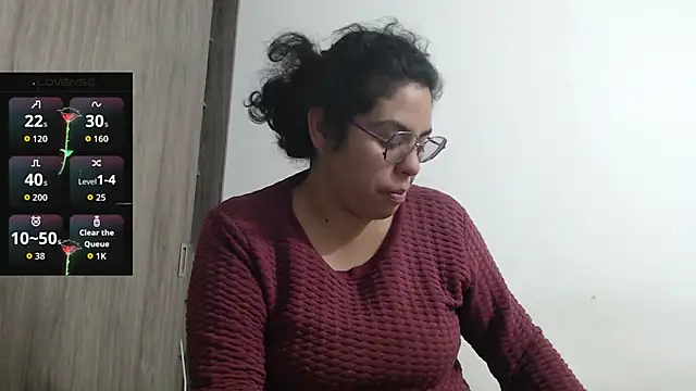 Snapshot of Anne_purple chatting on 6, 11, 2025 Anne purple online show from 6, 11, 2025