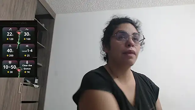 Snapshot of Anne_purple chatting on 20, 11, 2025 Anne purple online show from 20, 11, 2025