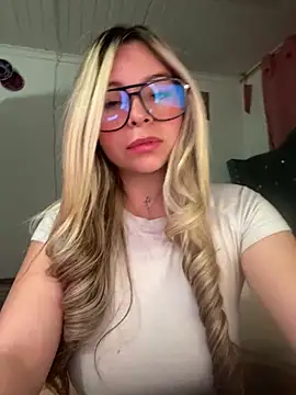 CristalGmez online show from 18, 12, 2025