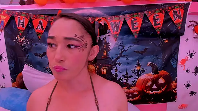 charlotte-11 online show from 27, 10, 2025