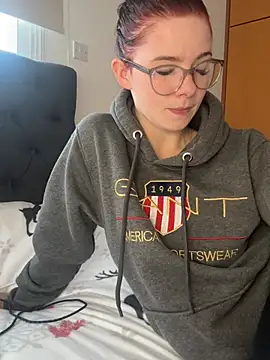 RoxiBlack online show from 12, 2, 2026