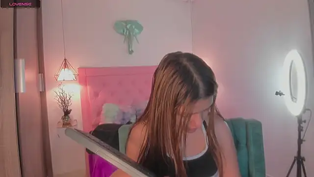 kimmy099 online show from 18, 2, 2025