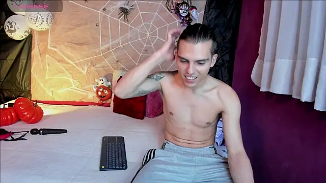 Snapshot of _Tattoo_Couple chatting on 31, 10, 2025 Tattoo Couple online show from 31, 10, 2025