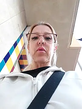 blondyruby online show from 4, 11, 2025