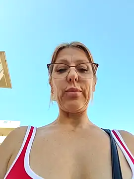 Snapshot of blondyruby chatting on 26, 5, 2026 blondyruby online show from 26, 5, 2026
