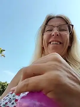 Snapshot of blondyruby chatting on 31, 5, 2026 blondyruby online show from 31, 5, 2026