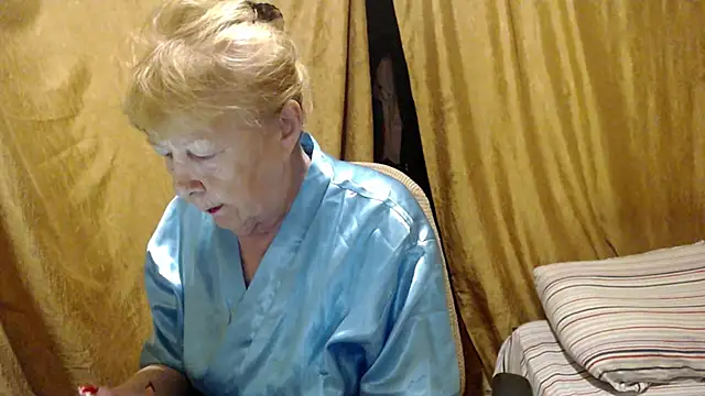 Snapshot of _Estelitta_5 chatting on 11, 10, 2025 Estelitta 5 online show from 11, 10, 2025