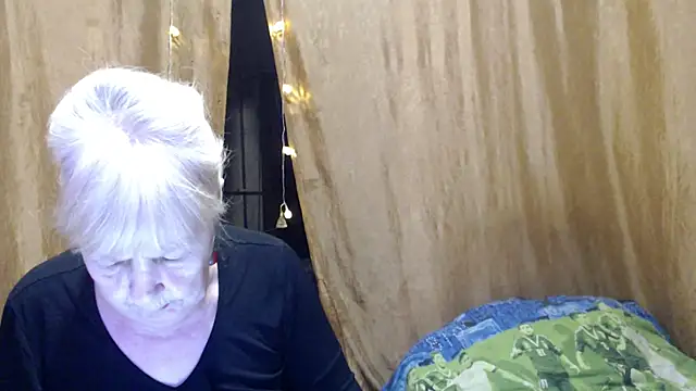Snapshot of _Estelitta_5 chatting on 18, 1, 2025 Estelitta 5 online show from 18, 1, 2025
