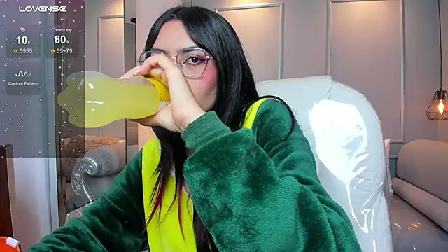 AzuraKindong online show from 14, 11, 2025