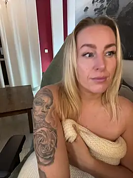 Snapshot of ChristyAdair chatting on 30, 12, 2024 ChristyAdair online show from 30, 12, 2024