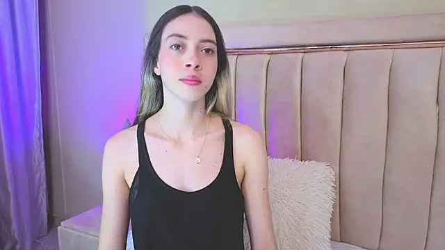 sophiia grey 1 online show from 18, 5, 2026