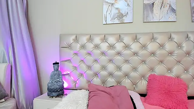 Snapshot of sophiia_grey_1 chatting on 4, 3, 2025 sophiia grey 1 online show from 4, 3, 2025